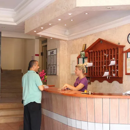 微笑阳光俱乐部酒店 公寓式酒店 马尔马里斯